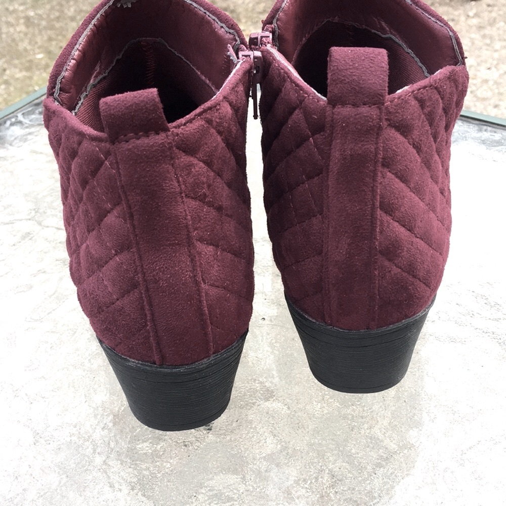 Plum Suede Quilted Ankle Boots size 7.5 / small 8 - Picture 4 of 10
